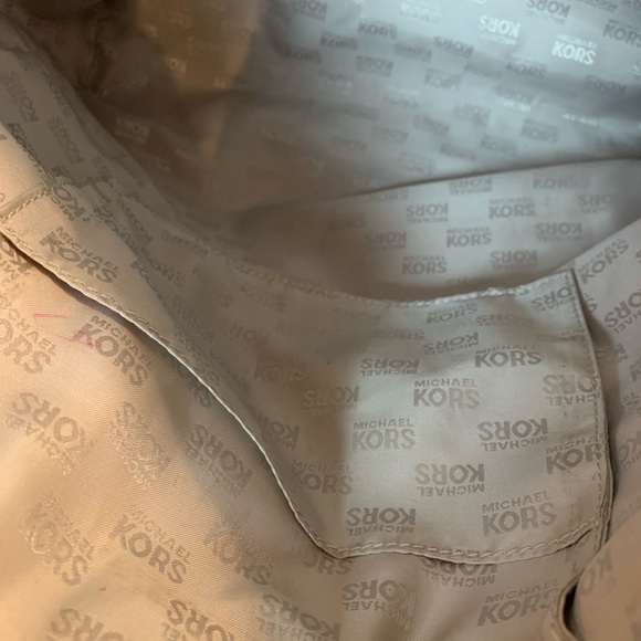 MICHAEL Michael Kors Beige Signature Coated Canvas Large Jet Set Tote - Picture 4 of 4